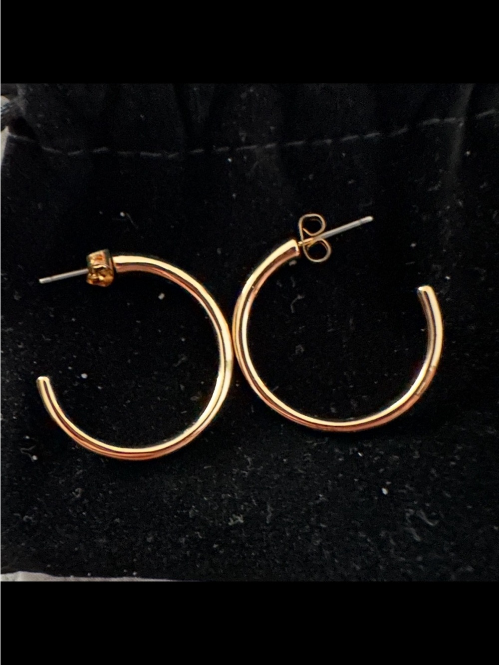 New in Box Vince Camuto Polished Gold Hoop Earrings